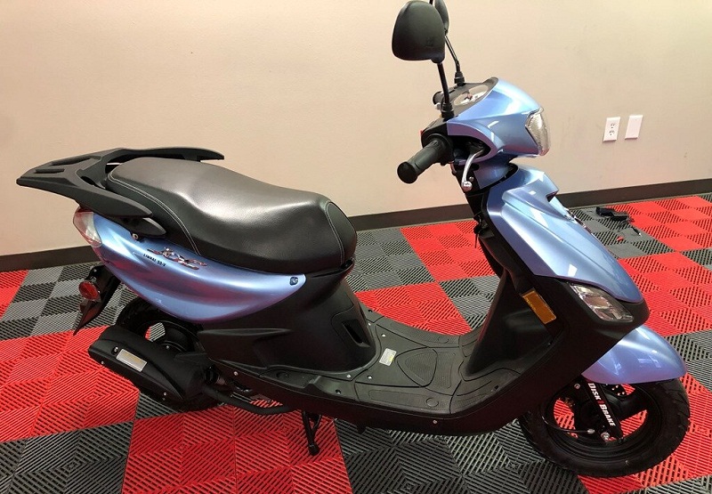 Linhai 50-V Moped Scooter