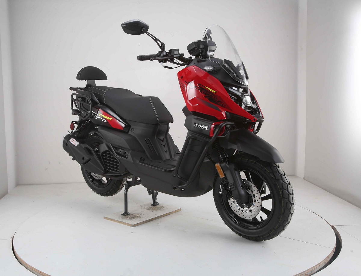 Vitacci Tank Sport 200 EFI Scooter